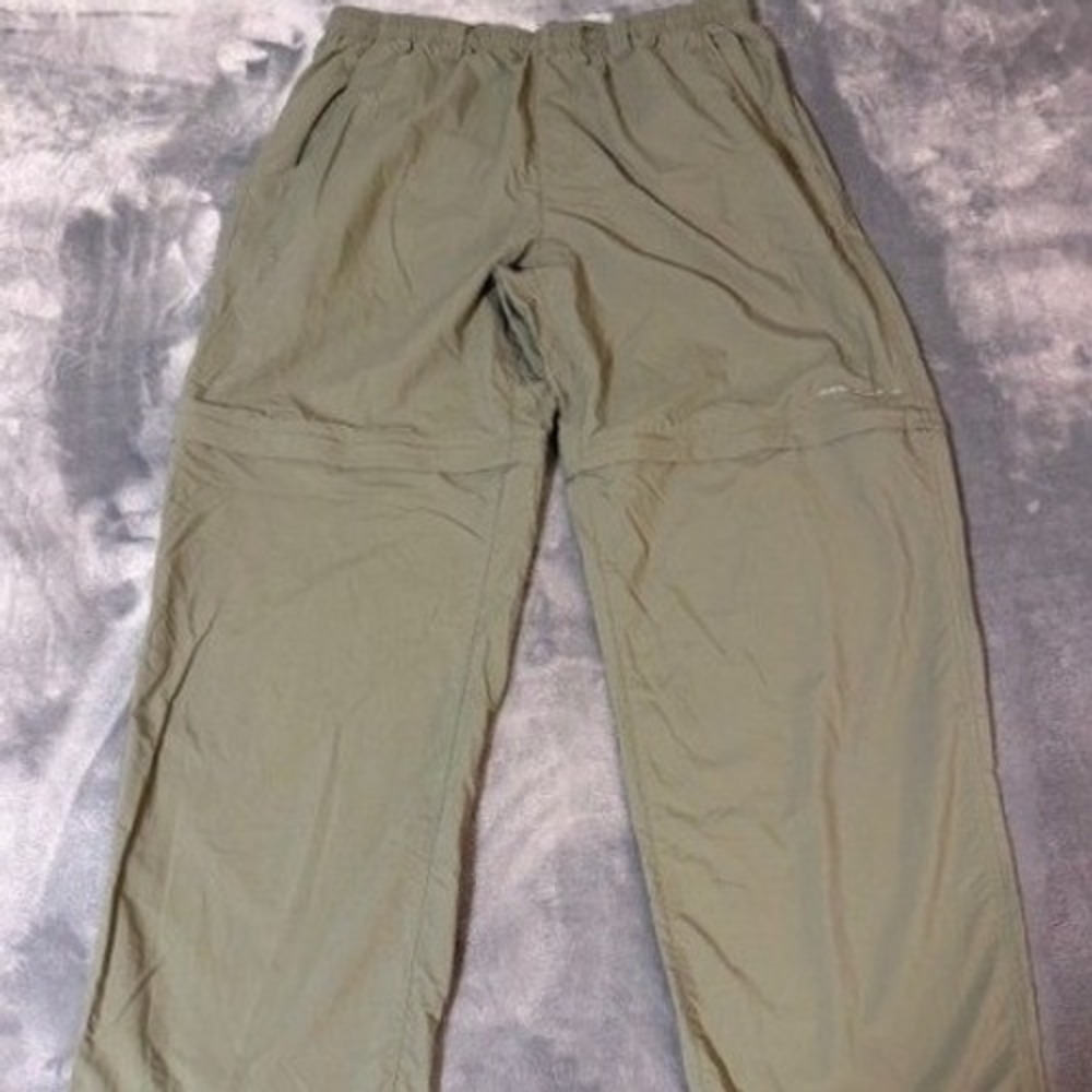 Columbia Omni-Shade Slip-On Green Hiking Cargo Pants Khaki Mens Size Large 30L